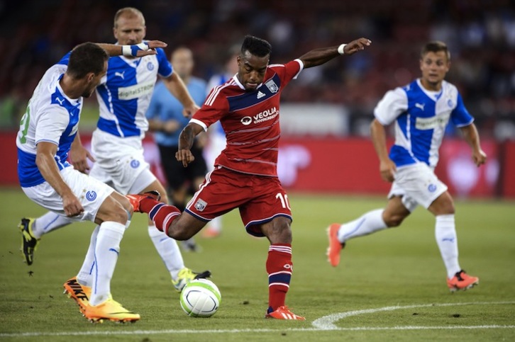 Alexandre Lacazette es una de las estrellas del conjunto galo. (Fabrice COFFRINI / AFP PHOTO)