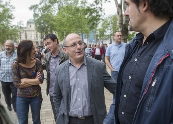 El alcalde de Donostia, Juan Karlos Izagirre, junto a Pello Urizar, secretario general de EA. (Luis JAUREGIALTZO/ARGAZKI PRESS)