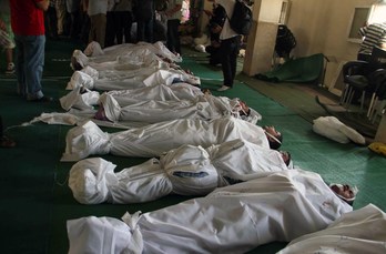 Cuerpos de fallecidos en El Cairo. (AFP)