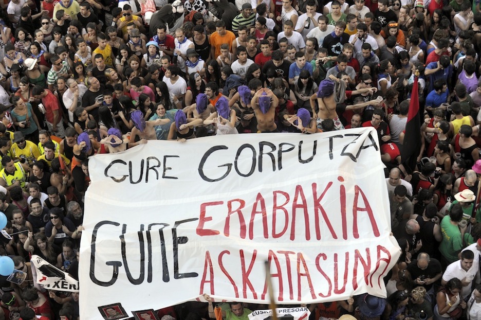 Aldarrikapen feminista Bilboko txupinean. (Marisol RAMÍREZ / ARGAZKI PRESS)