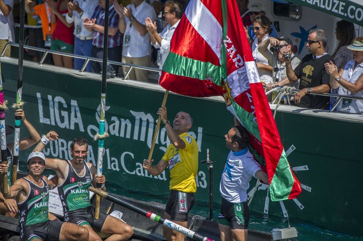 Kaiku garaipena ospatzen. (Gorka RUBIO / ARGAZKI PRESS)