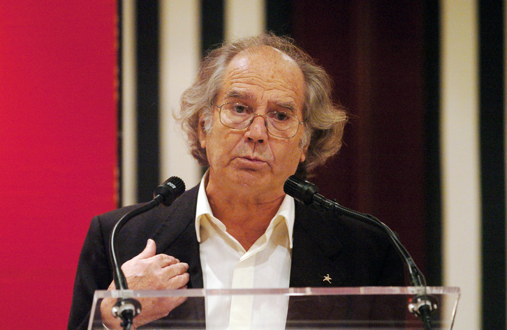 Adolfo Pérez Esquivel, en una conferencia en Bilbo. (Jon HERNÁEZ/ARGAZKI PRESS)