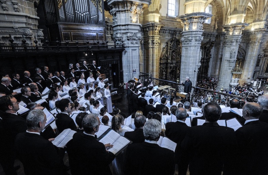 Donostiako Orfeoiaren emanaldia Santa Maria elizan. (Jagoba MANTEROLA / ARGAZKI PRESS)