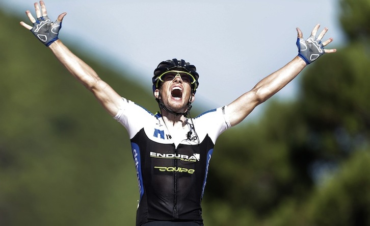 Leopold Konig helmugara iristean. (José JORDAN / AFP)