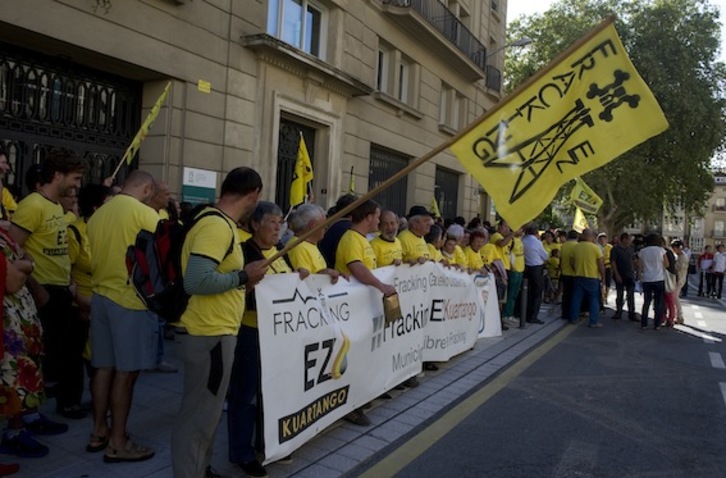 Concentración celebrada esta tarde en Gasteiz. (Raúl BOGAJO / ARGAZKI PRESS)