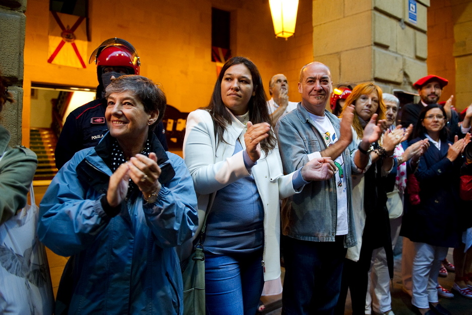 EH bilduko parlamentari Laura Mintegi eta Gipuzkoako ahaldun nagusia Martin Garitanok Jaizkibel konpainia babestu dute. (Idoia ZABALETA / ARGAZKI PRESS) EH bilduko parlamentari Laura Mintegi eta Gipuzkoako ahaldun nagusia Martin Garitanok Jaizkibel konpainia babestu dute. (Idoia ZABALETA / ARGAZKI PRESS)