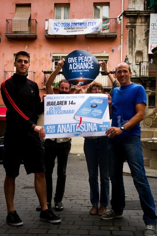 Iruñeko Anaitasunan egingo den ekitaldiari buruzko zehaztapenak emateko agerraldia. (Iñigo URIZ/ARGAZKI PRESS)