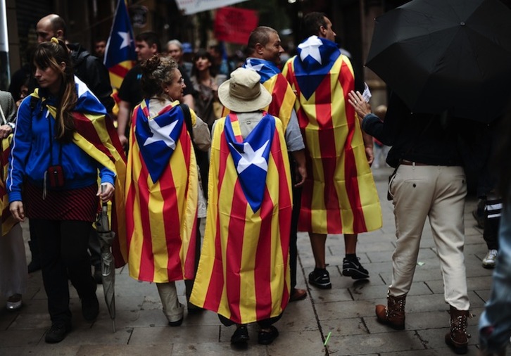 La estelada inunda hoy las calles catalanas. (Josep LAGO/AFP)