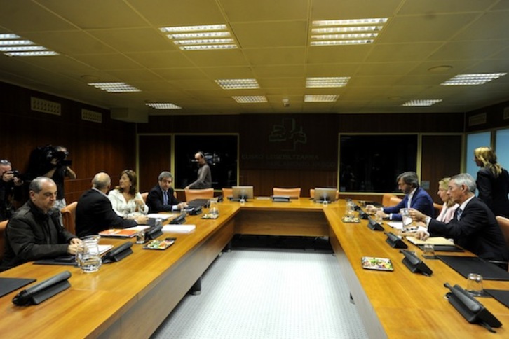 Representantes de PNV, PP y PSE, en el Parlamento de Gasteiz. (Juanan RUIZ/ARGAZKI PRESS)