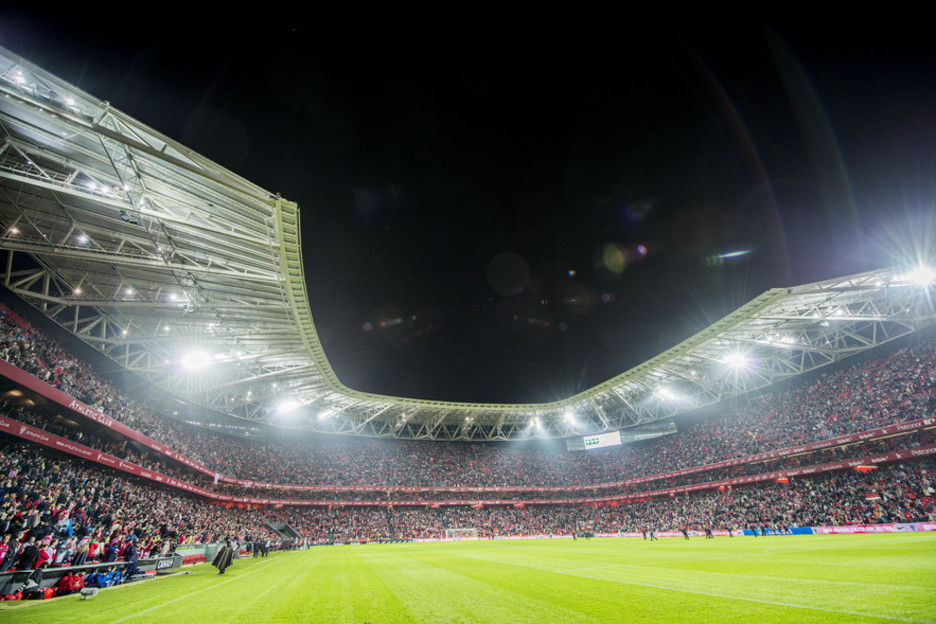 Celtaren aurka estreinatu zuen Athleticek futbol zelai berria. (Jon HERNAEZ/ARGAZKI PRESS) Celtaren aurka estreinatu zuen Athleticek futbol zelai berria. (Jon HERNAEZ/ARGAZKI PRESS)