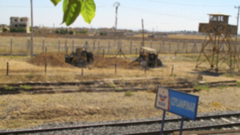 Localidad de Ceylanpinar, blanco de balas y obuses «perdidos» que llegan desde Siria. (GARA)