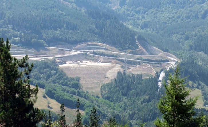 Imágenes de las obras del puerto de Deskarga. (Gotzon ARANBURU)