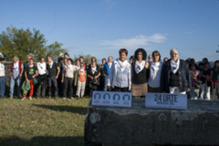 Familiares y amigos en un acto por los derechos de los presos. (BZGR)