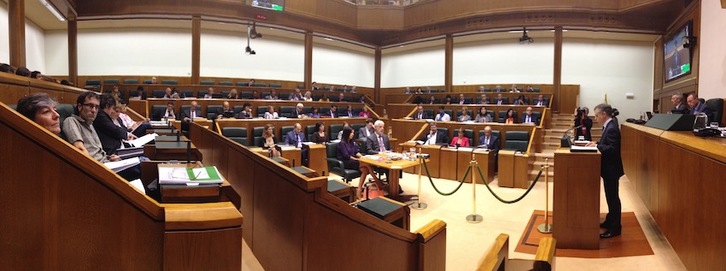 Pleno de Política General en el Parlamento de Gasteiz, con Iñigo Urkullu durante su intervención. (ARGAZKI PRESS)
