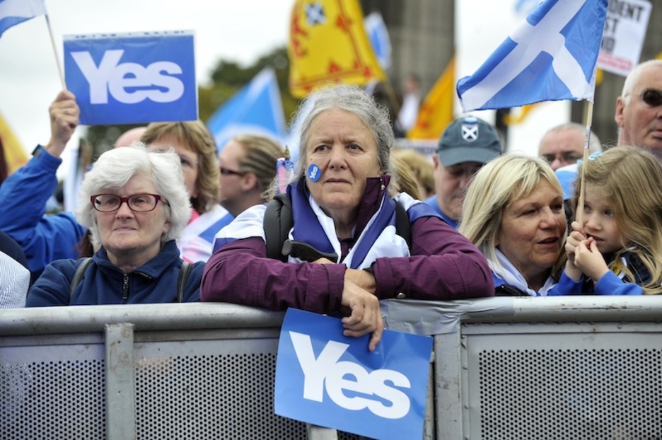 Lege oztoporik ez dute eskoziarrek etorkizunaz erabakitzeko, horretarako nahia da eskas antzean. Lege oztoporik ez dute eskoziarrek etorkizunaz erabakitzeko, horretarako nahia da eskas antzean.