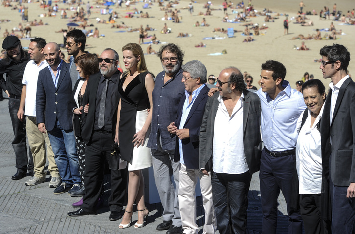 Los protagonistas de ‘Las brujas de Zugarramurdi’ con el director Alex de la Iglesia. (Jagoba MANTEROLA / ARGAZKI PRESS)