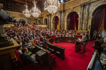 El president de la Generalitat, Artur Mas, durante la declaración institucional. (AFP PHOTO)