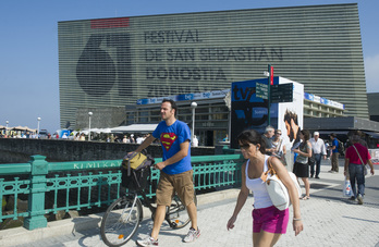 Zinemaldiaren irgarkia Kursaalen. (Jon URBE / ARGAZKI PRESS)