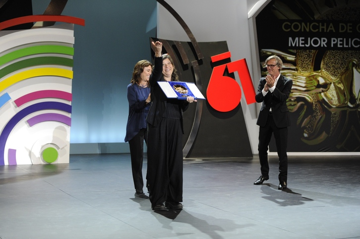 Mariana Rondón, al recibir la Concha de Oro. (ARGAZKI PRESS)