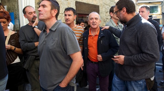 Parlamentarios de EH Bildu y el diputado de Amaiur Sabino Cuadra, en Iruñea. (Idoia ZABALETA/ARGAZKI PRESS)