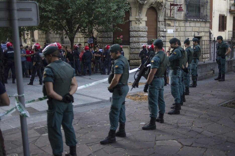 La Ertzaintza ha hecho labores de apoyo a la Guardia Civil. (Juan Carlos RUIZ/ARGAZKI PRESS)