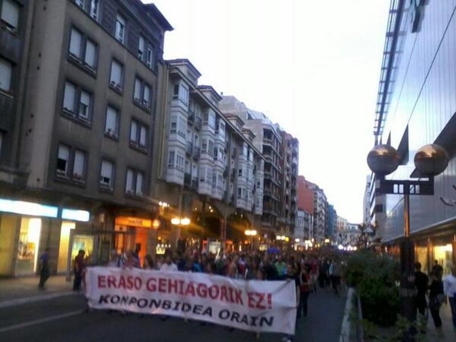 Jende ugari bildu zen Gasteizko manifestazioan. (@GorkaOrt_Guinea)
