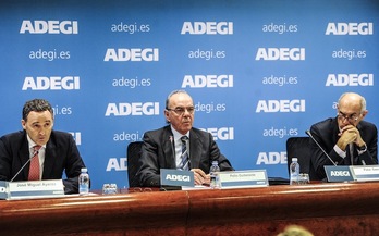 Comparecencia de los representantes de Adegi. (Jagoba MANTEROLA/ ARGAZKI PRESS)