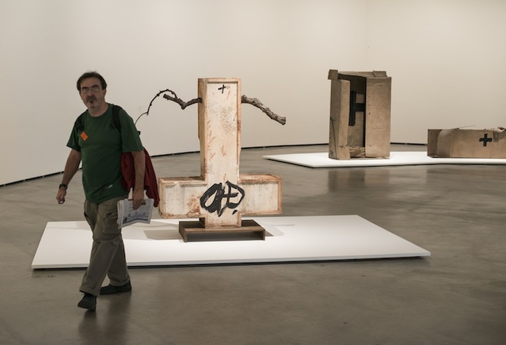 Algunas de las piezas expuestas en el Guggenheim. (Jon HERNAEZ / ARGAZKI PRESS)