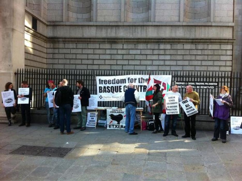 Dublinen elkarretaratzea egin dute, Europako Parlamenturako Sinn Feineko hautagairaren parte hartzearekin. (NAIZ.INFO)