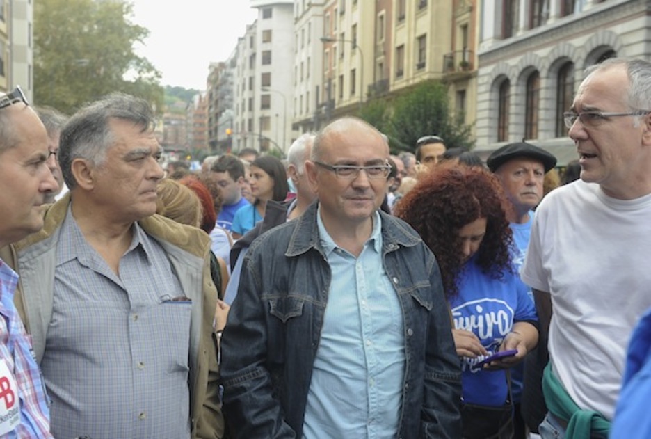 Ezker Batuako Jose Navas eta Javier Madrazo. (Luis JAUREGIALTZO/ARGAZKI PRESS)