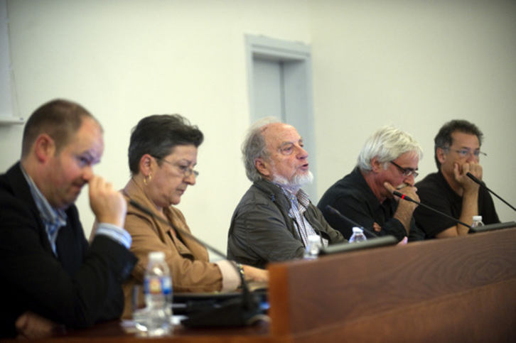 Participantes en la mesa redonda de Bilbo. (Marisol RAMIREZ/ARGAZKI PRESS)