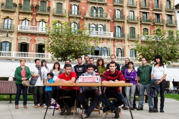 2010eko txupinazoagatik auzipetutakoek Iruñean egin duten agerraldia. (Iñigo URIZ/ARGAZKI PRESS)