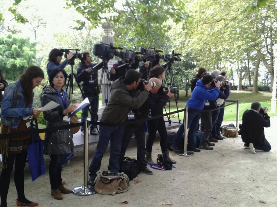 Expectación mediática en el Palacio de Aiete.