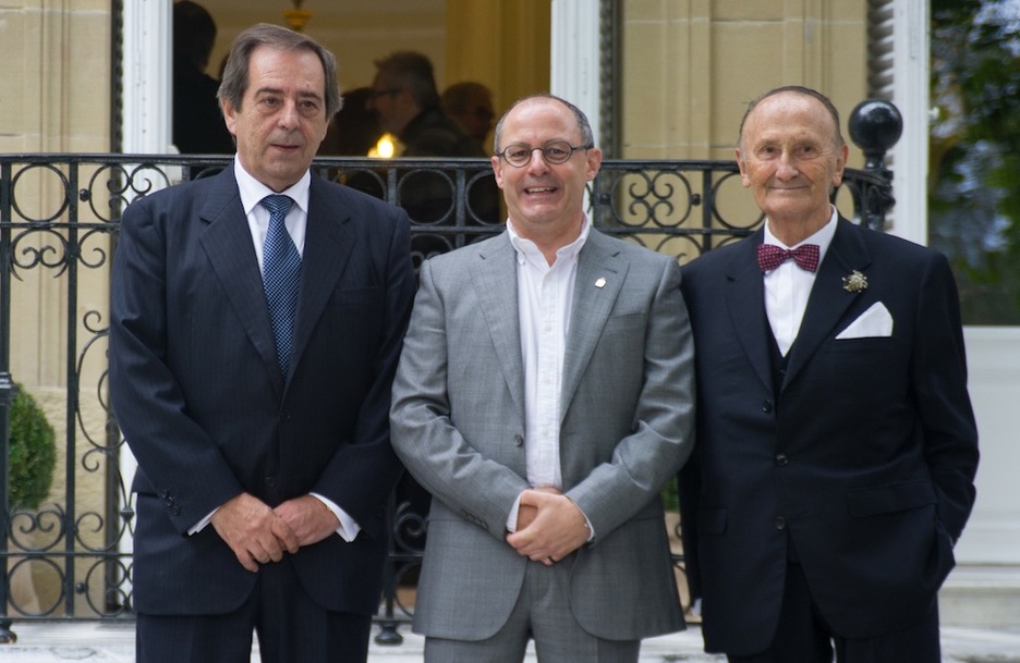 Izagirre y Zaragüeta reciben a José María Gorroño, alcalde de Gernika. (Andoni CANELLADA / ARGAZKI PRESS)