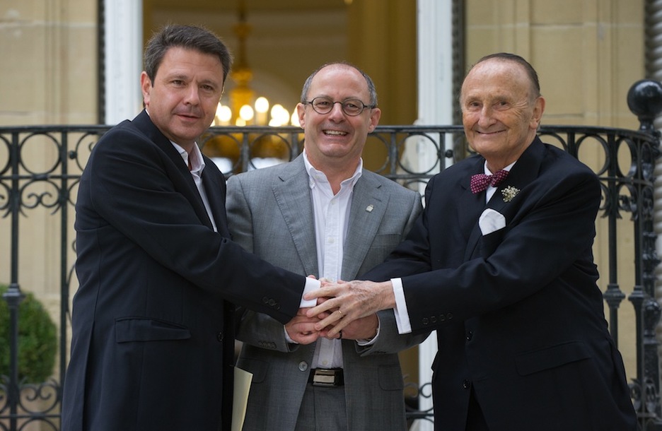 Llegada a Aiete de José Antonio Santano, alcalde de Irun. (Andoni CANELLADA / ARGAZKI PRESS)