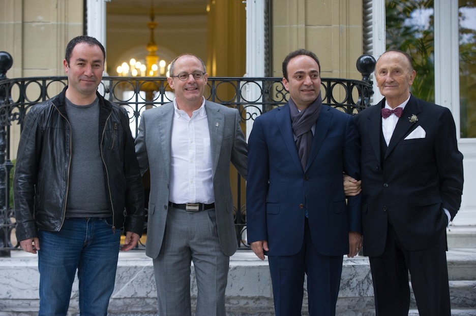 Los electos kurdos Osman Baydemir, alcalde de Diyarbakir; y Temel Serhat, teniente alcalde de Batman. (Andoni CANELLADA / ARGAZKI PRESS)