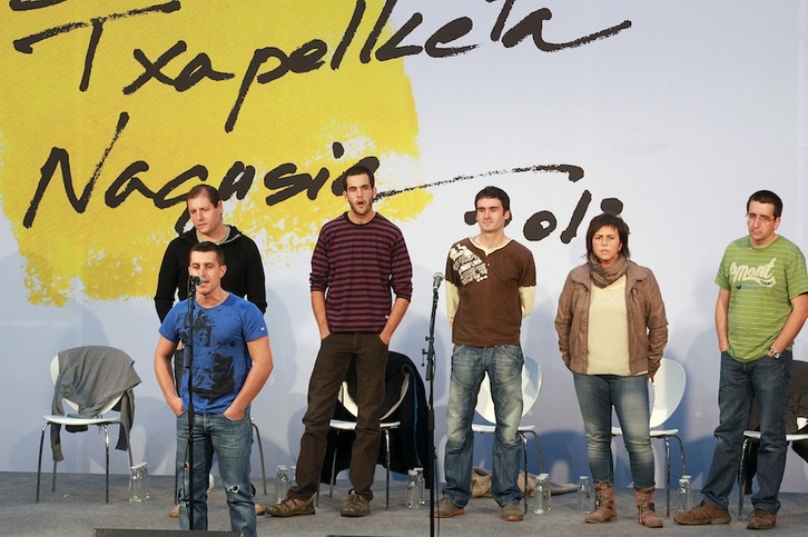 Hendaiako saioan parte hartu duten bertsolariak. (Bob EDME)