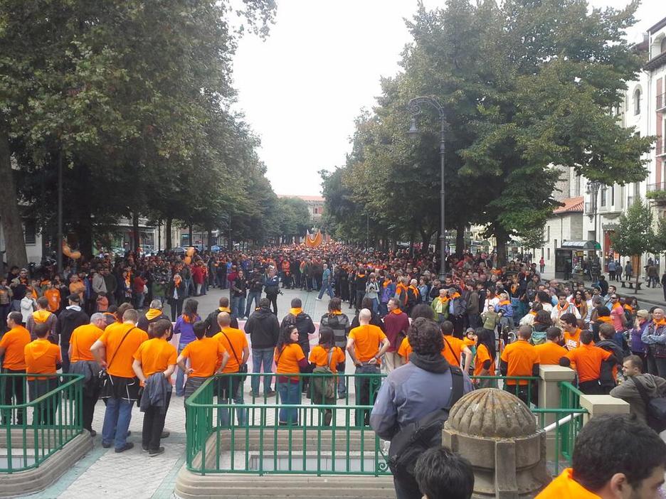 La manifestación, a su llegada a Sarasate. (@zalduariz)