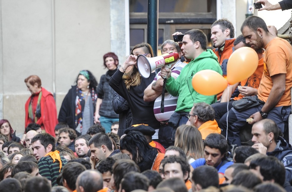 Luis Goñik eskerrak eman dizkie Nabarrerian bildutakoei. (Jagoba MANTEROLA/ARGAZKI PRESS)