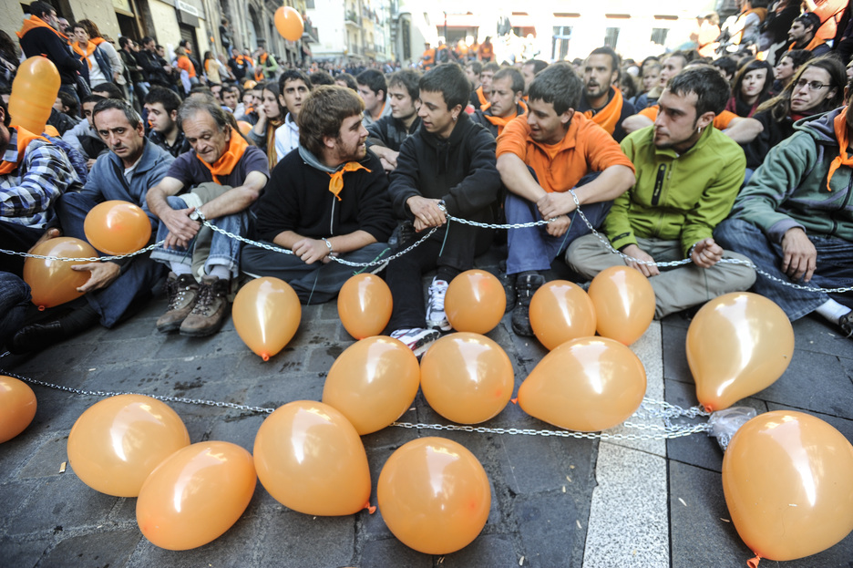 Hainbat lagun kateatu egin dira. (Jagoba MANTEROLA/ARGAZKI PRESS)