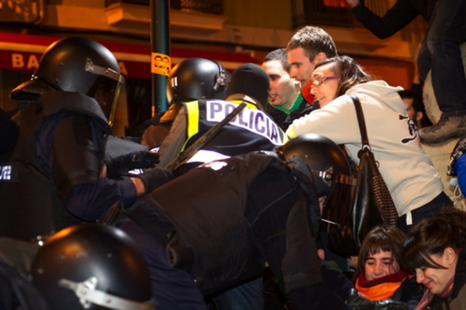 Goñi, rodeado de policías. (Jagoba MANTEROLA/ARGAZKI PRESS)