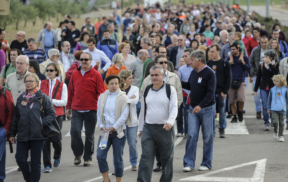 Milaka lagun batu dira Tuteran. (Jagoba MANTEROLA / ARGAZKI PRESS)