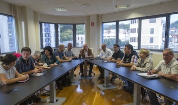Reunión de Martin Garitano con representantes de los municipios del Alto Deba. (Juanan RUIZ/ARGAZKI PRESS)