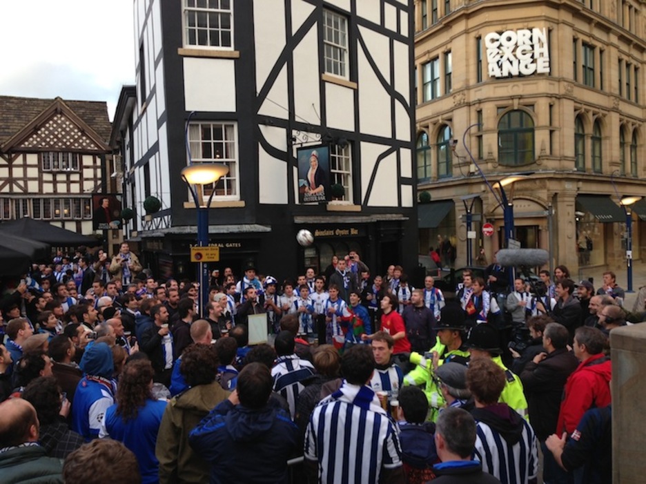 Shambles Square ha sido uno de los puntos de encuentro de la afición. (NAIZ.INFO)