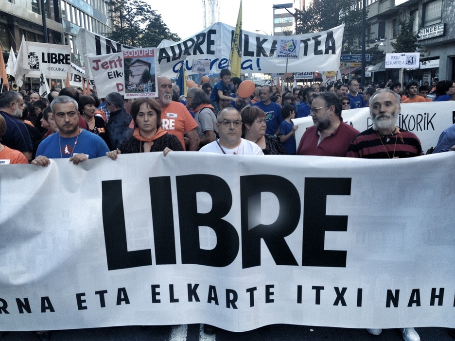 Herriko tabernetako ordezkariak manifestazioan. (Marisol RAMIREZ / ARGAZKI PRESS)