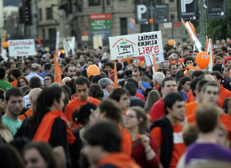 Herriko tabernen kudeatzaileak diren kultur elkarte bakoitzak leku propioa izan du manifestazioan. (Marisol RAMIREZ / ARGAZKI PRESS)