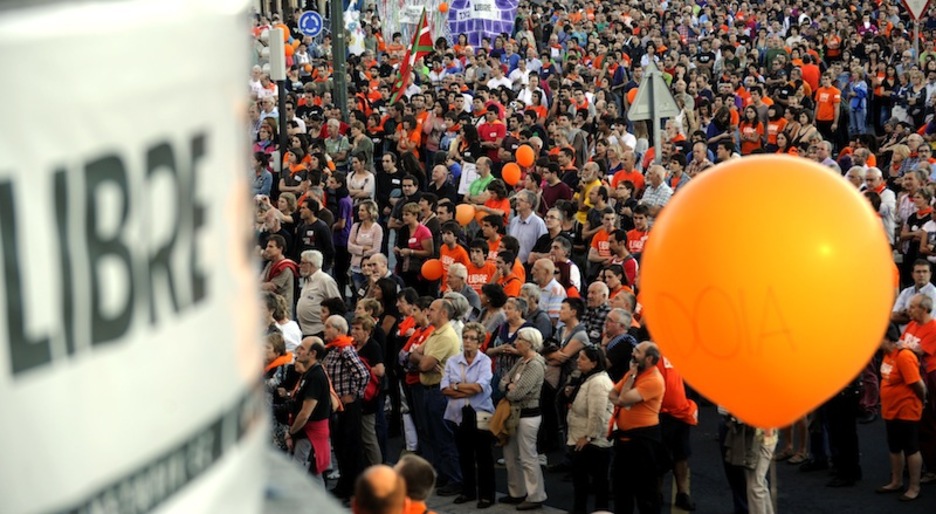 Manifestazioaren amaiera udaletxe parean. (Marisol RAMIREZ / ARGAZKI PRESS)