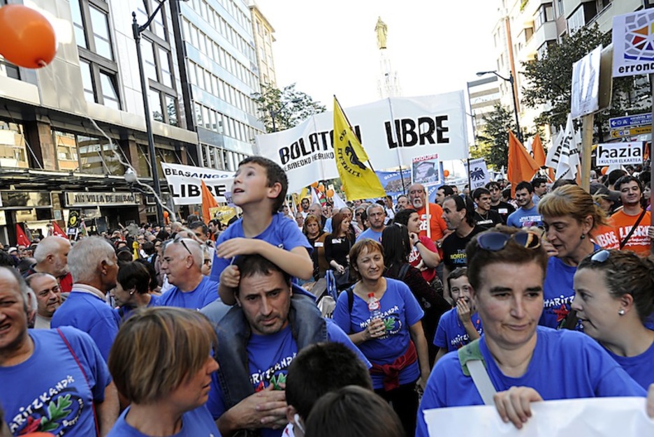 Hamaika kolorek hartu dute manifestazioa. (Marisol RAMIREZ / ARGAZKI PRESS)