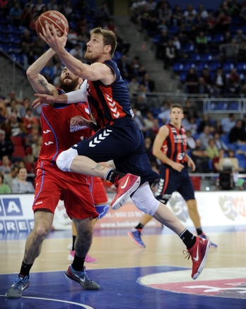 Nocioni durante el partido contra el Estudiantes. (Juanan RUIZ / ARGAZKI PRESS)