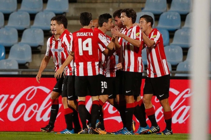 Los jugadores del Athletic celebran el gol de Laporte. (LA OTRA FOTO)
